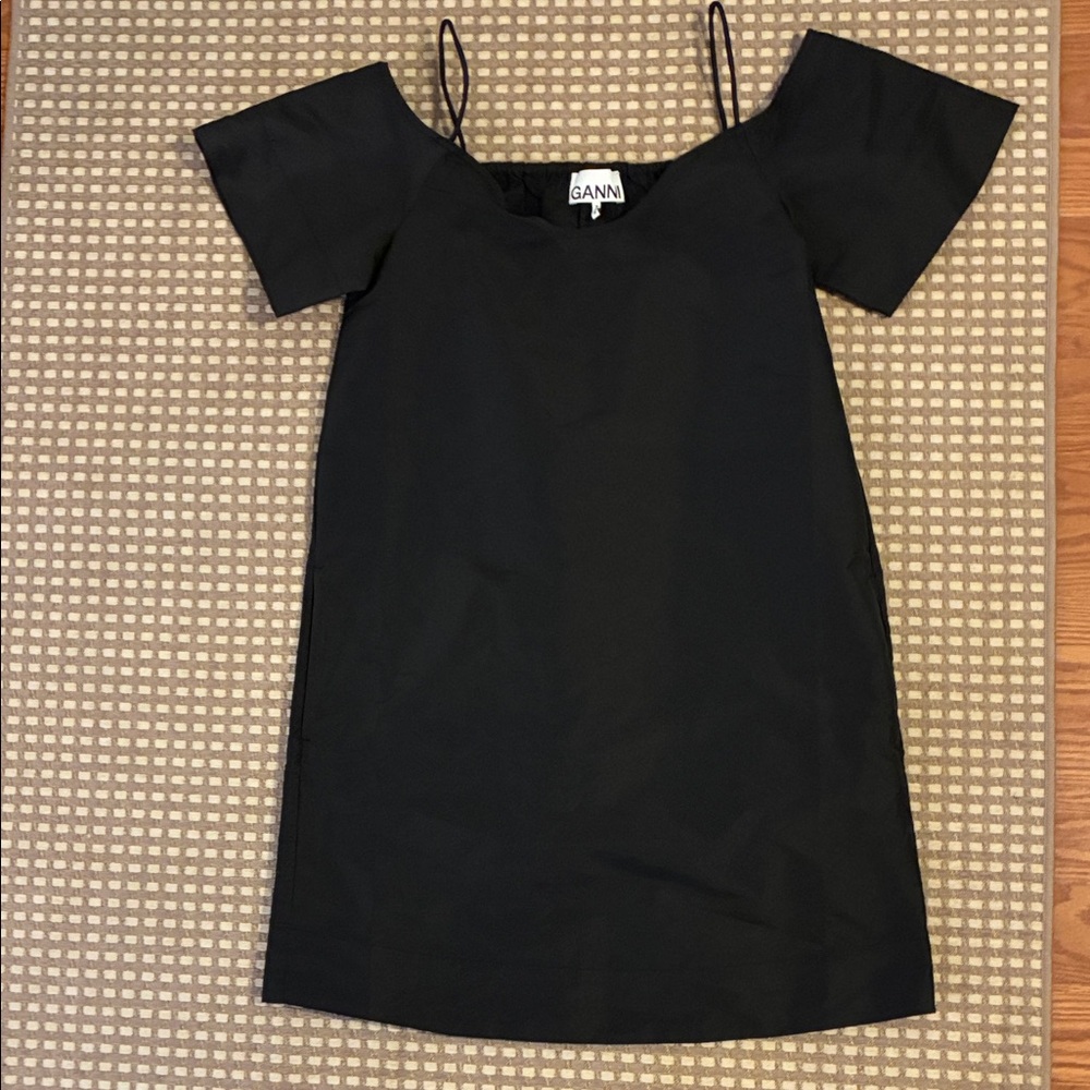 Ganni Elegant Black Off-Shoulder Dress - Picture 3 of 6